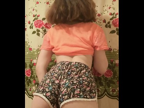 ❤️ Sexy jonge babe die haar short uittrekt voor de camera ❤ Quality porn at us