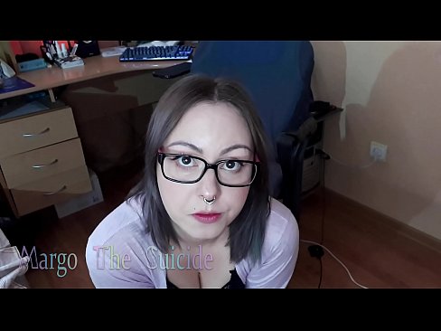 ❤️ Sexy meisje met bril zuigt Dildo diep op camera ❤ Quality porn at us