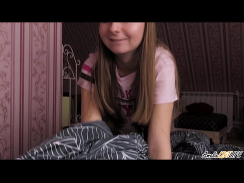 ❤️ Blondie zuigt haar BFF's diep en krijgt Cum in haar mond ❤ Quality porn at us